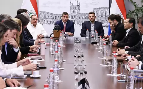 Pe�a, acorralado por gabinete ineficiente, obligado a realizar cambios
