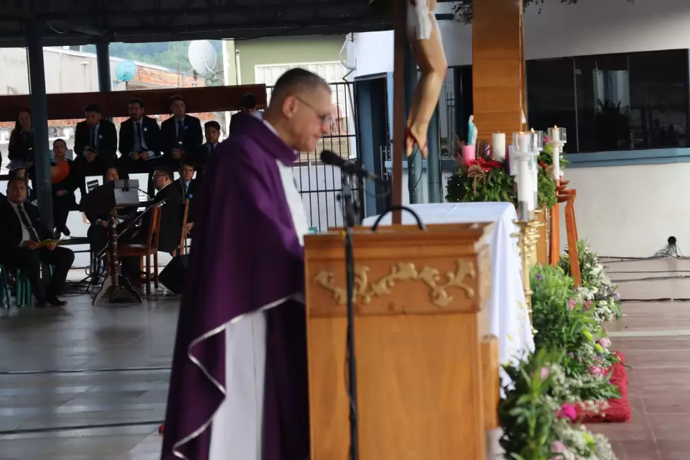 Presb�tero C�sar Nery Villagra, delegado del Obispado de las Fuerzas Armadas y la Polic�a Nacional.