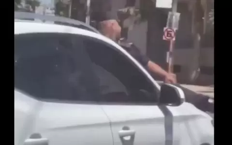 Conductora lleva por delante a un polic�a.