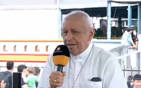 Monse�or Ricardo Valenzuela