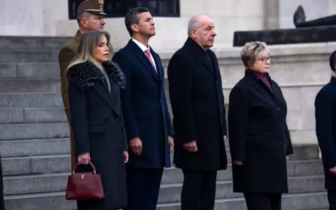 El presidente Santiago Pe�a lleg� a Hungr�a junto con la Primera Dama.