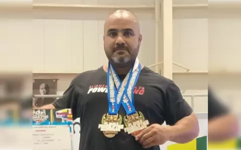 Carlos Cabral, atleta paraguayo de powerlifting.