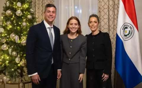 Santiago Pe�a, Ana Corina Sosa, Leticia Ocampos.