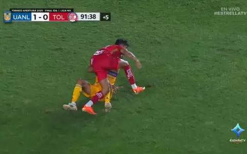 Robert Morales vio la roja directa en la final de la Liga MX