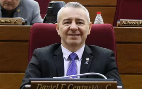 Daniel Centuri�n.