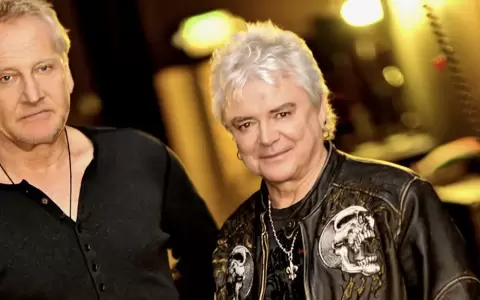 D�o Air Supply.