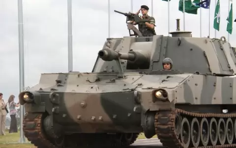 Imagen ilustrativa de obuses autopropulsados M108.