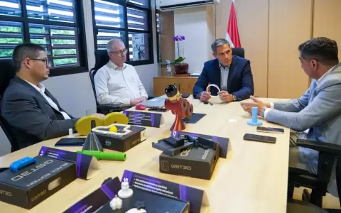 Viceministro con empresarios argentinos.