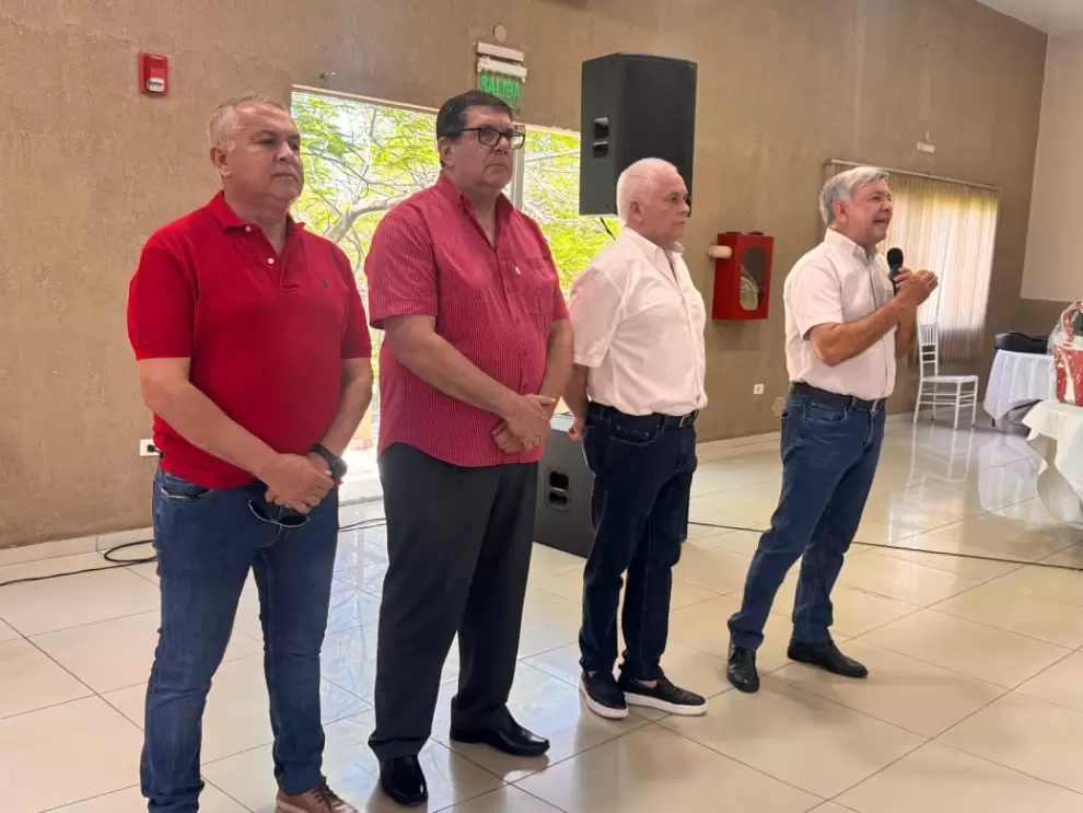 Autoridades de la Sen en almuerzo pol�tico.