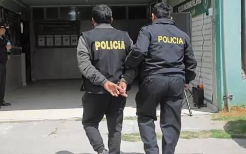 Polic�a de Per�.