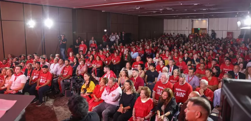 Lilian Samaniego lanza su precandidatura.
