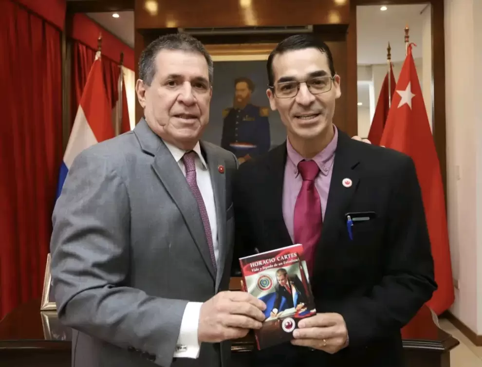 publican-libro-sobre-horacio-cartes-vida-y-legado-de-un-estadista