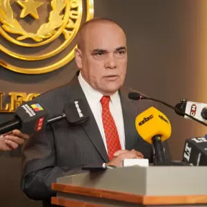 Según Bachi, Cartes "no hizo ningún pedido" y aclaró que expresidentes no podrán integrar mesa directiva