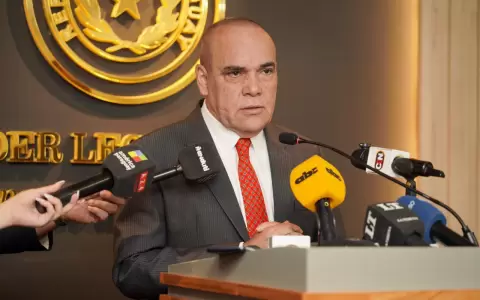 Basilio "Bachi" N��ez.