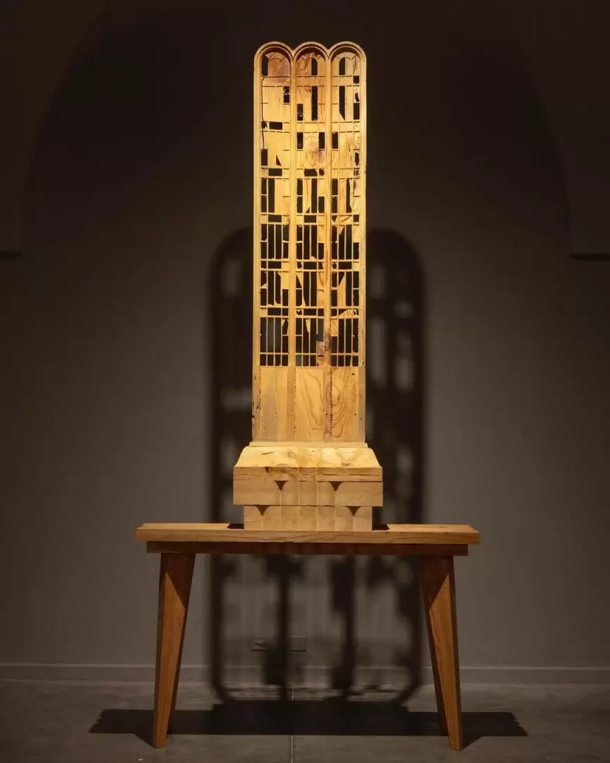Segundo premio de la Bienal de Arte Sacro Contempor�neo. "Un bosque en ruina", de Juan Rey. Edici�n anterior