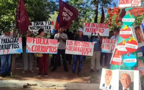 La "navidad de los corruptos" una protesta simb�lica.