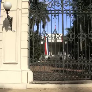 Constitucionalista defiende reuni�n entre ministros de la Corte y el Ejecutivo en Mburuvicha R�ga