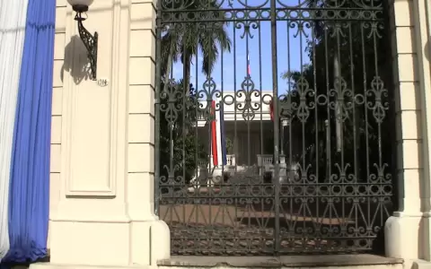 Entrada de Mburuvicha R�ga.