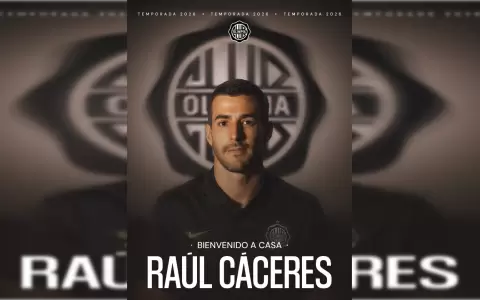 Con la orgullosa mirada de su padre: Olimpia da la bienvenida a Ra�l C�ceres