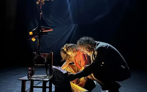 Puesta en escena de "Esperando a Tot�", escrita y dirigida por Leonardo Nachaj�n.