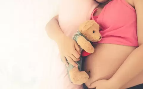 Ni�a embarazada.