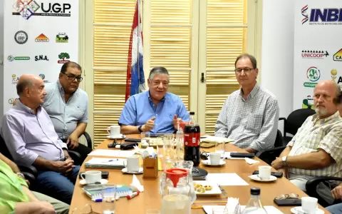 Reuni�n de representantes del gremios de la producci�n.