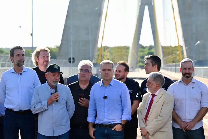 Lula da Silva, presidente del Brasil, durante la inauguraci�n del Puente de la Integraci�n.