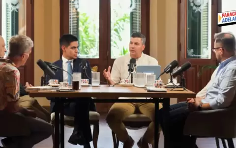 Podcast presidencial de Pe�a con periodistas de otros medios.