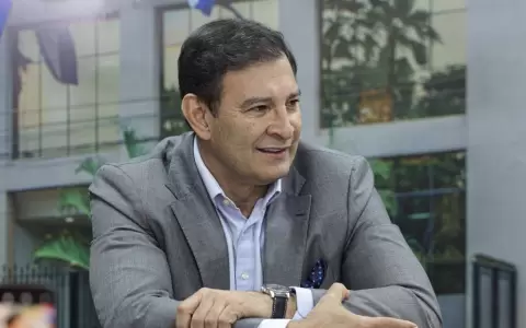 Silvio Beto Ovelar.