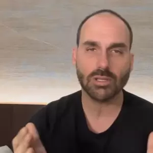 Eduardo Bolsonaro pierde su pasaporte diplom�tico tras huir a EEUU