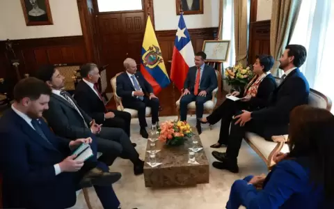 En el centro, los presidente de Chile y Ecuador, Jos� Antonio Kast y Daniel Noboa.