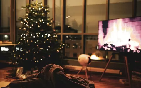 Gu�a de cine navide�o en Netflix 2025.