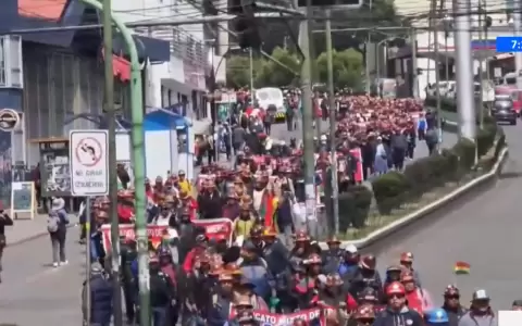 Manifestantes inician huelga de hambre en Bolivia por fin de subsidios a carburantes