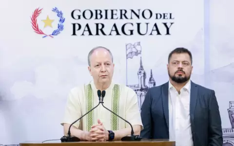 Carlos Fern�ndez Valdovinos y Colym Soroka.