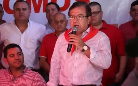 Pedro Alliana junto a Nicanor Duarte Frutos.