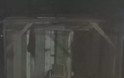 El hombre fue asesinado en un precaria vivienda.