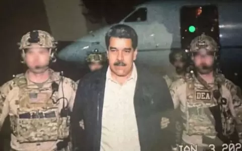 Imagen de Maduro al ser capturado que trascendi� en redes sociales.