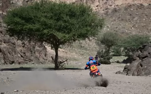 Triunfo con r�cord para el espa�ol Canet en el pr�logo del Dakar