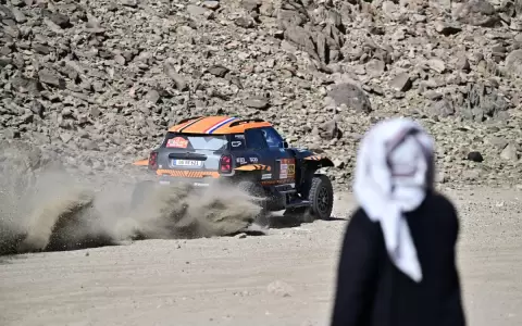 Dakar 2026: Guillaume De M�vius gana primera etapa en autos