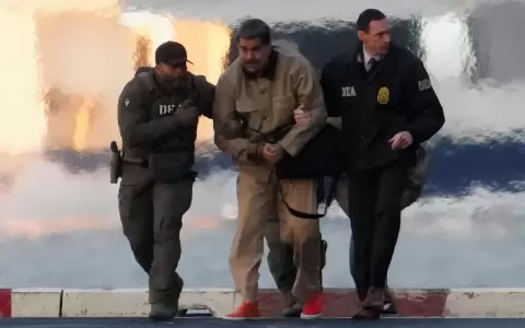 Nicol�s Maduro es trasladado a la Corte del Distrito Sur de Nueva York. Junto a su esposa, Cilia Flores, afrontan cargos por narcoterrorismo.