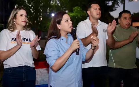 Johanna Ortega y equipo pol�tico.