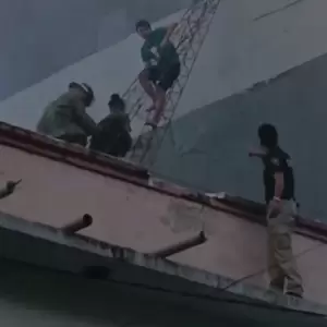 Incendio en pleno centro de Asunci�n obliga a rescate de personas y despliegue de bomberos