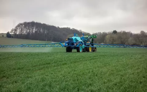 Trabajo con fertilizantes.