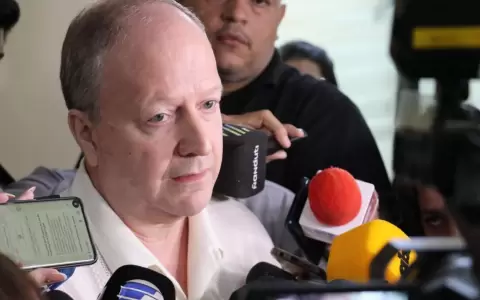 Carlos Fern�ndez Valdovinos. ministro de Econom�a y Finanzas.
