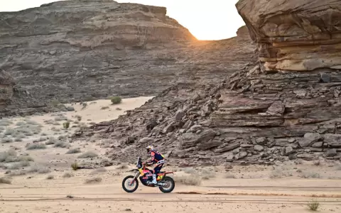 Benavides gana etapa del Dakar en motos, Sanders toma el mando de la general