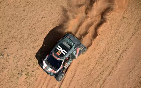 Rally Dakar: Al-Attiyah toma el mando en coches, la lucha por el t�tulo en motos se aprieta
