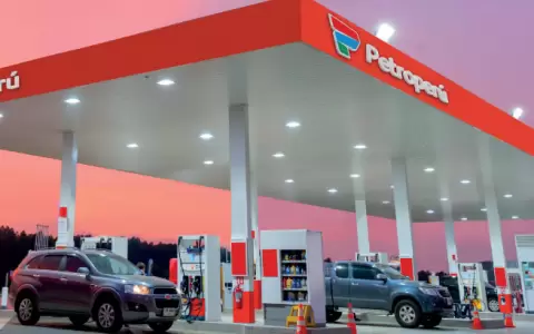 Petroper�.