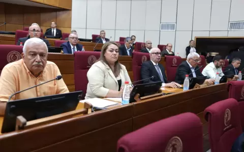 Sub oficiales retirados en Comisi�n Permanente del Congreso.