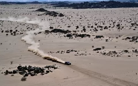 Dakar: Nani Roma se coloca al frente tras una jornada de sobresaltos