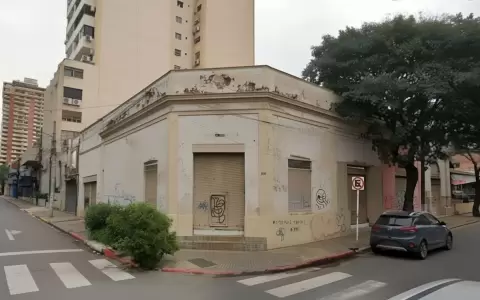 Casa antes de la demolici�n.